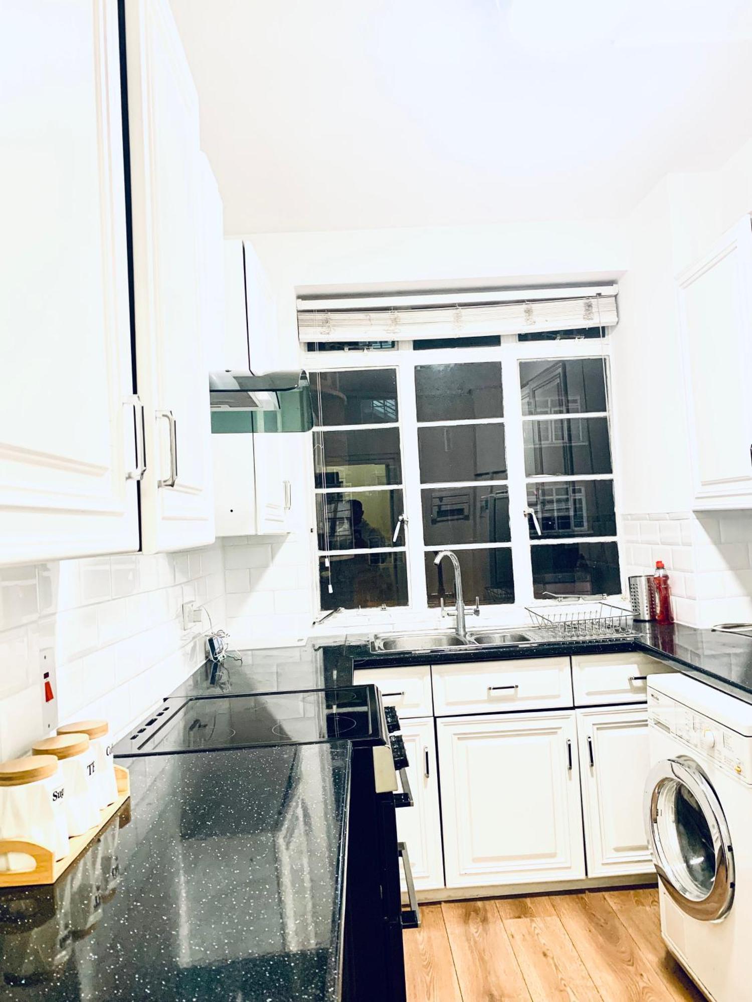 Cosy 2 Bedroom Apartment In Swiss Cottage. Londra Esterno foto