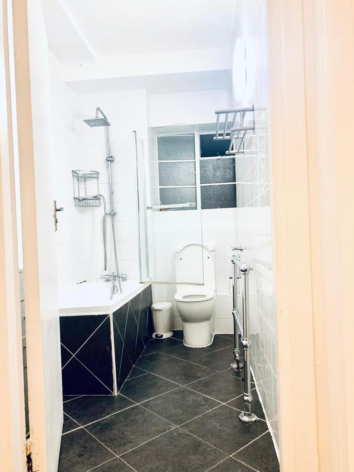 Cosy 2 Bedroom Apartment In Swiss Cottage. Londra Esterno foto